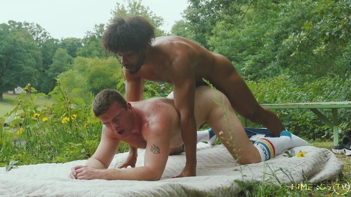 Cruising In The Woods (Bareback)