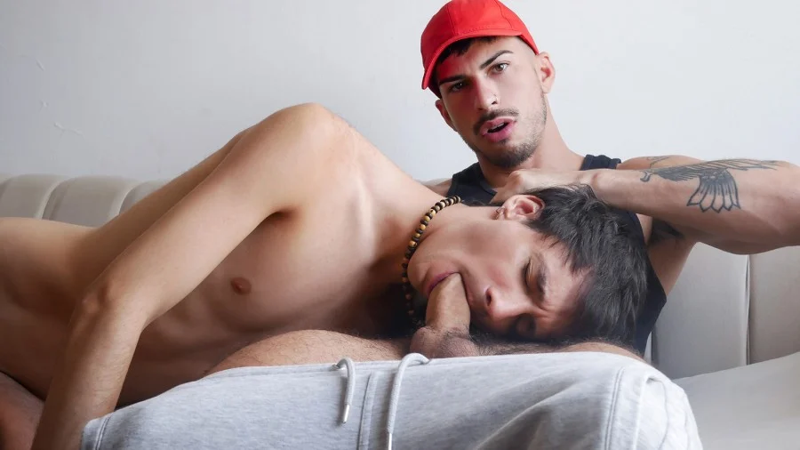 Bastian Moreyra & Valen Di Giorgio – I Can’t Find My Wallet, Can I Pay You With My Ass?