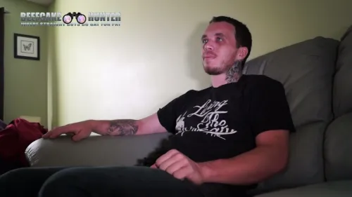 Aaron – No complains blowjob for sexy blue eyed salesman
