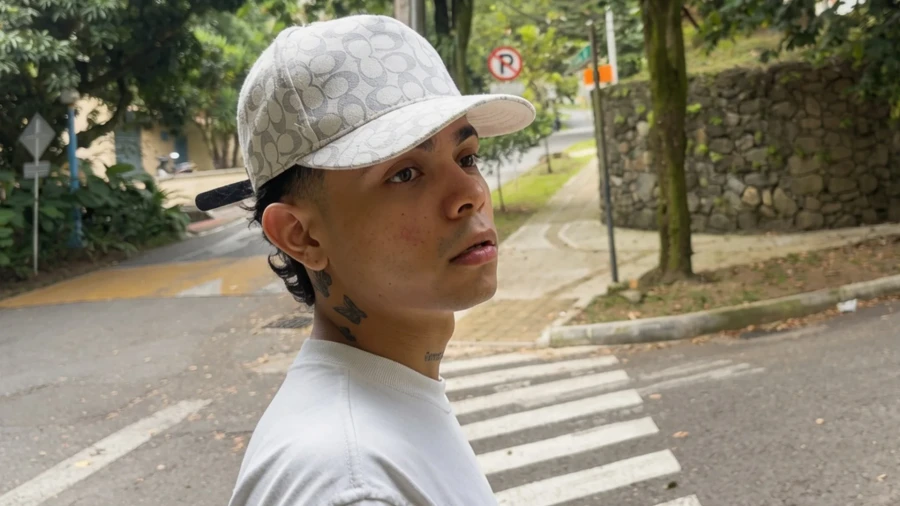 File 44 Angel goes Medellin 2 – Angel of Bogota