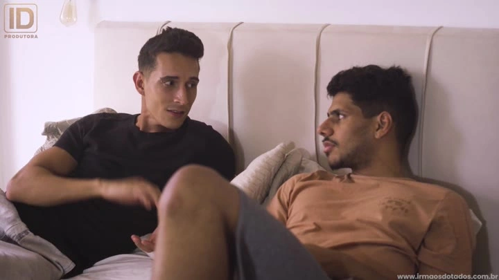 IrmaosDotados – O Sampaio & Alladin – Comforting a Friend (Consolation Cock)